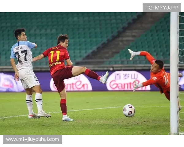 卡尔足球中裤透气舒适助力球场自由奔跑提升比赛表现全程更出色发挥